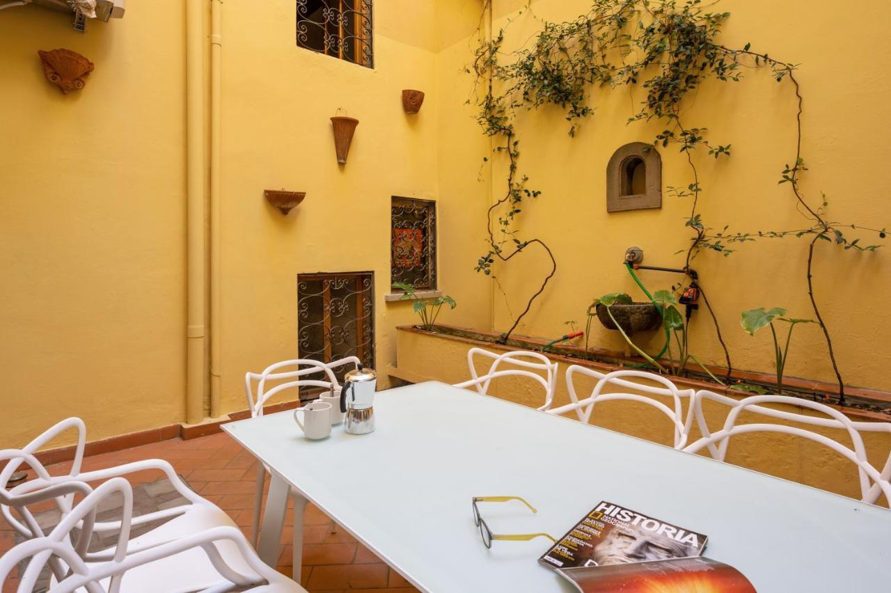 Palazzo Pitti With Terrace Apartamento